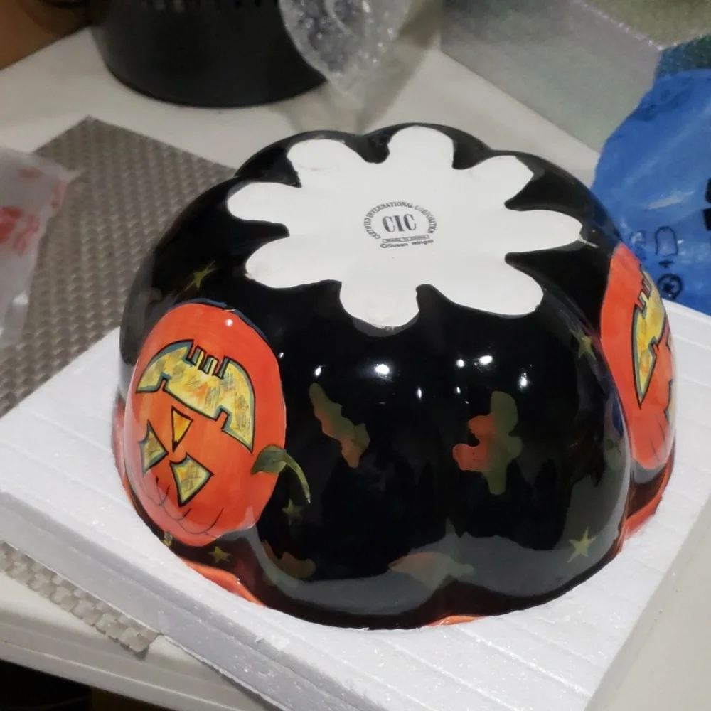 Halloween Pumpkin Bowl - Picture 4 of 12
